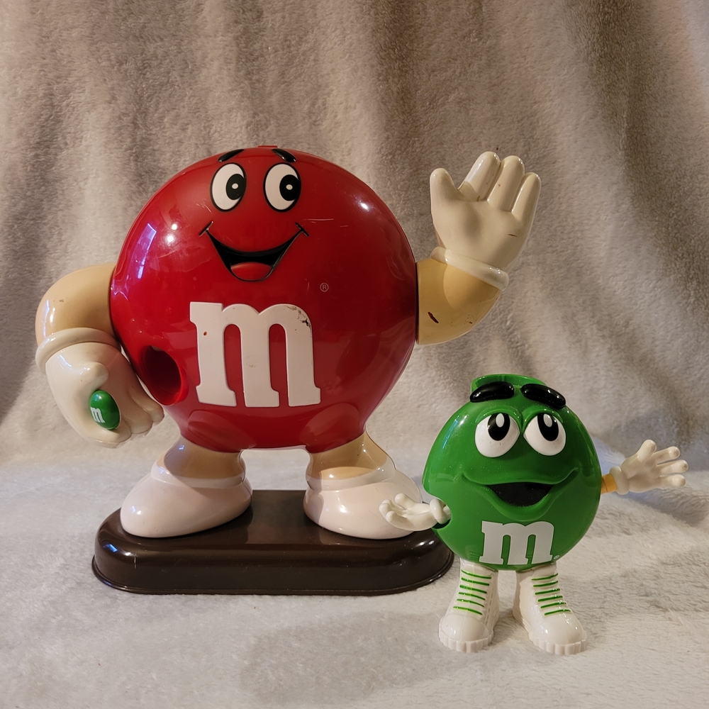 M&M'S Red and Green Character Duo